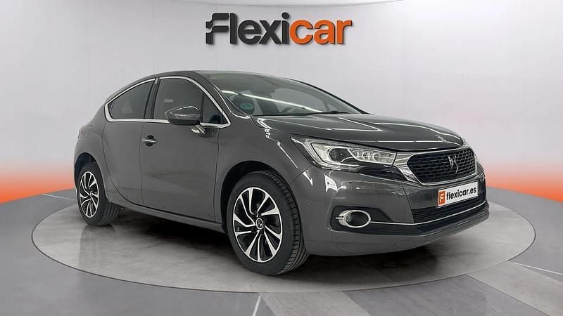 Usado DS Automobiles DS4 Crossback Style 120 CV (88 kW) 2018 Gris SUV