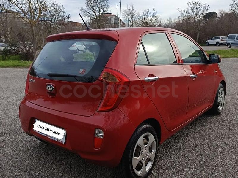 Usado Kia Picanto Urban 69 CV (50 kW) 2014 Granate Utilitario
