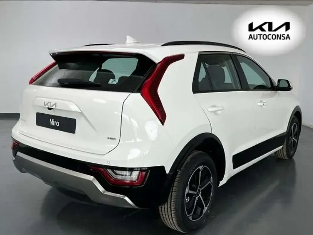 Usado Kia Niro 141 CV (103 kW) 2025 Blanco SUV