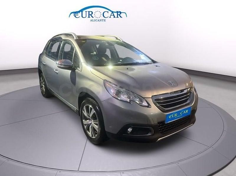 Usado Peugeot 2008 Active 100 CV (73 kW) 2016 Gris / plata SUV