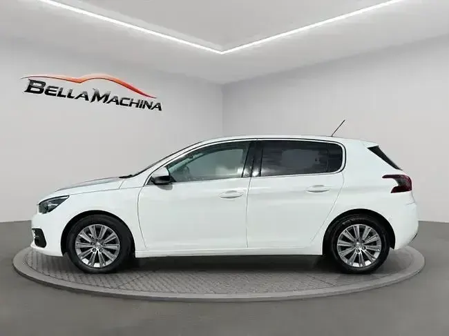Usado Peugeot 308 Allure 130 CV (95 kW) 2021 Blanco Berlina