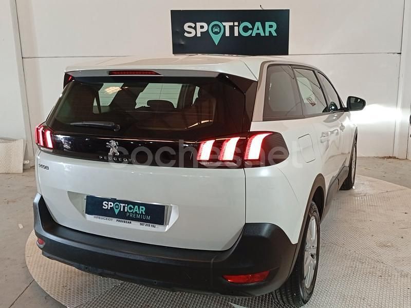 Usado Peugeot 5008 Active 130 CV (95 kW) 2023 Blanco Monovolumen