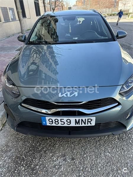 Usado Kia Ceed 120 CV (88 kW) 2024 Verde Utilitario