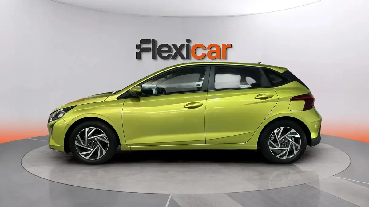 Usado Hyundai i20 84 CV (61 kW) 2024 Verde Utilitario