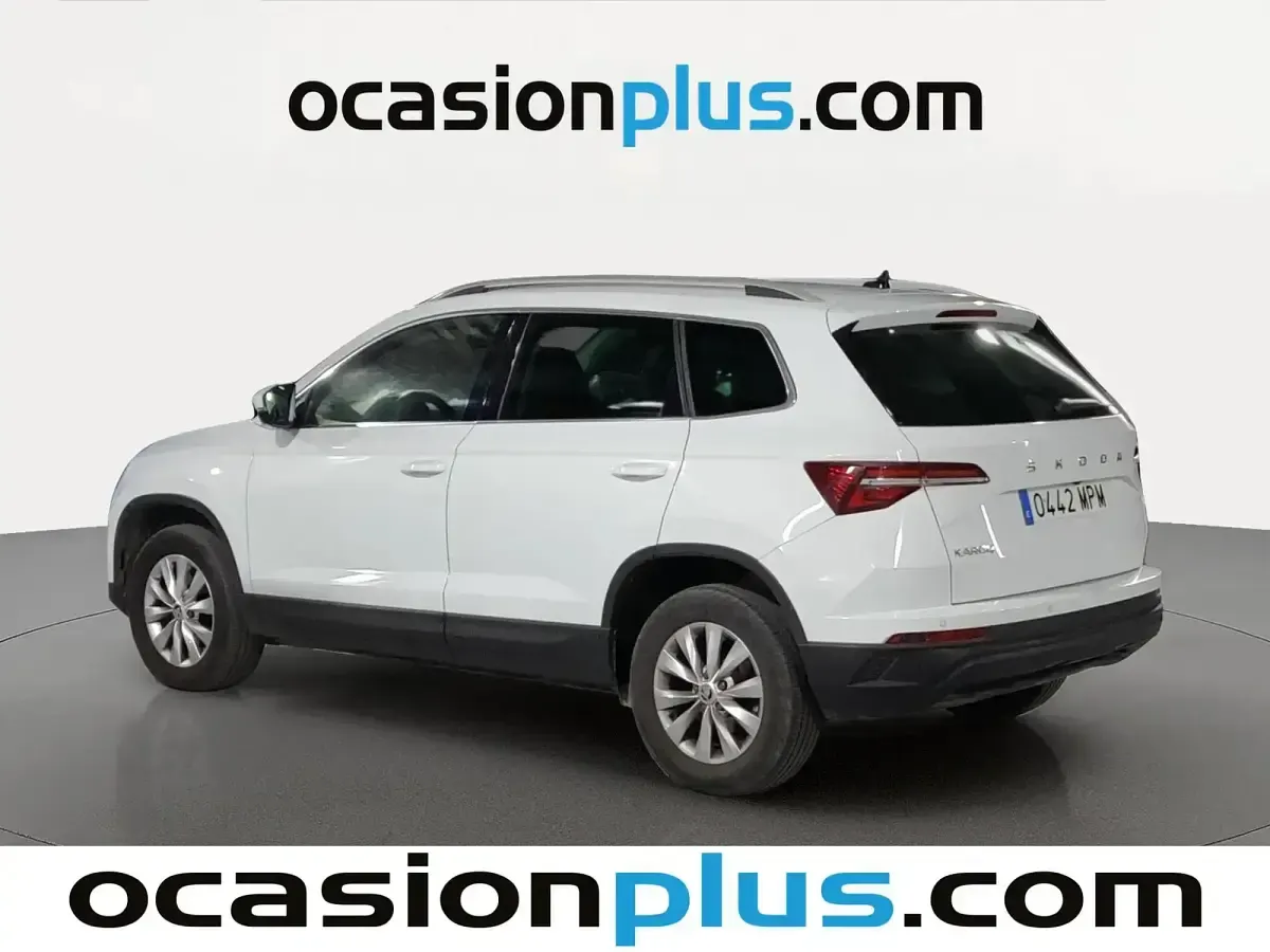Usado Skoda Karoq Selection 115 CV (84 kW) 2024 Blanco SUV