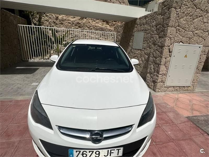 Usado Opel Astra Business 110 HP (80 kW) 2015 Branco Sedan