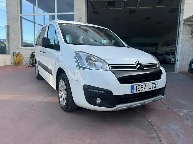 Usado Citroën Berlingo 100 CV (73 kW) 2016 Blanco Monovolumen