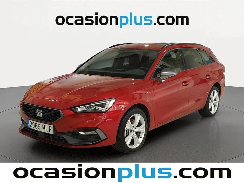 Usado Seat Leon ST FR 204 CV (150 kW) 2023 Rojo Familiar