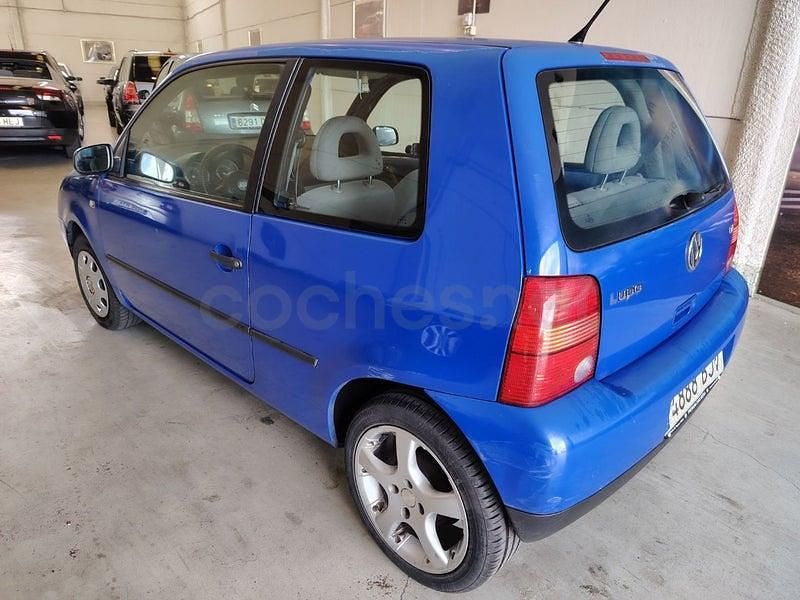 Usado VW Lupo Trendline 75 CV (55 kW) 2001 Azul Utilitario