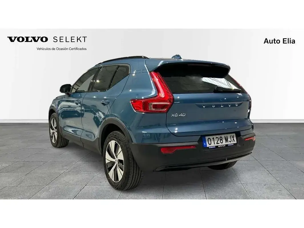 Usado Volvo XC40 Plus 211 CV (155 kW) 2023 Azul SUV