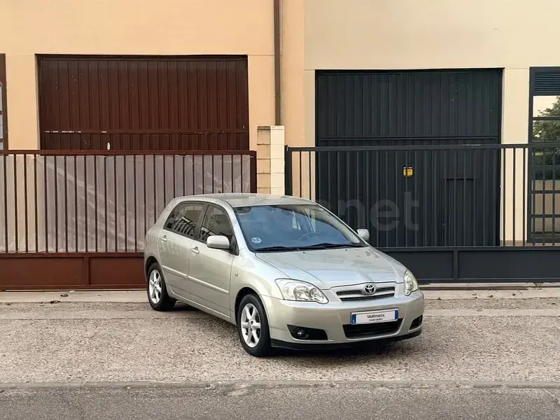 Usado Toyota Corolla Sol 116 CV (85 kW) 2006 Beige Berlina