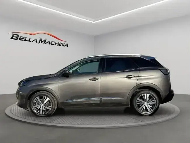 Usado Peugeot 3008 Allure 130 CV (95 kW) 2021 Gris SUV