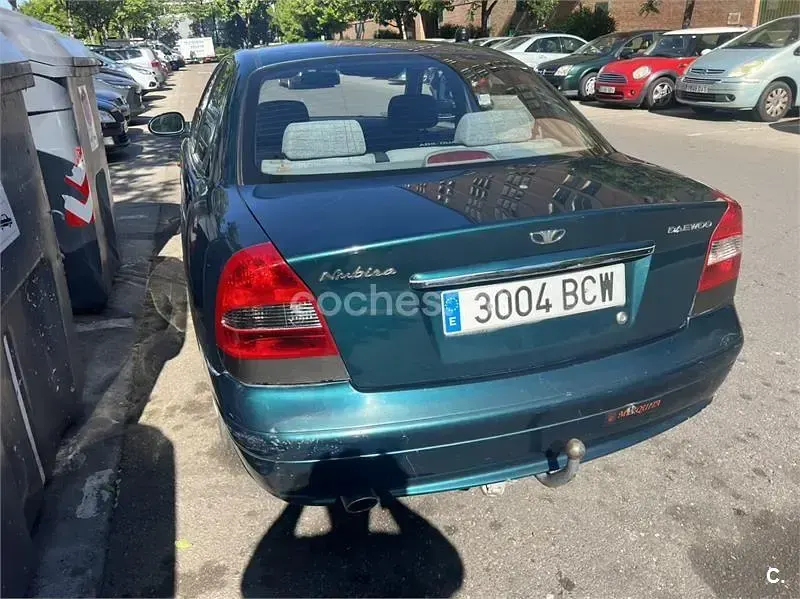 Usado Chevrolet Nubira 110 CV (80 kW) 2000 Verde Berlina