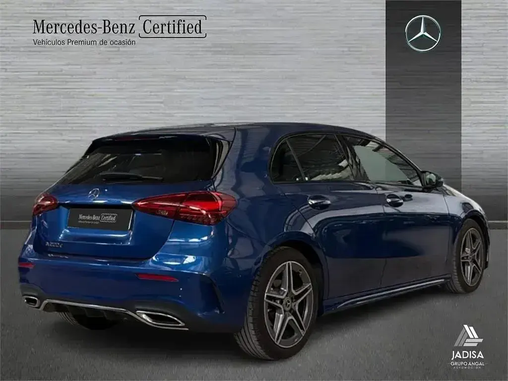 Käytetty Mercedes A200 150 HP (110 kW) 2024 Sininen Sedan