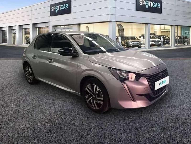 Usado Peugeot 208 Allure 101 CV (74 kW) 2023 Gris Utilitario
