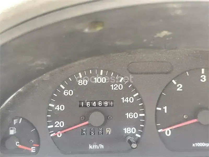 Usado Suzuki Vitara 90 CV (66 kW) 2004 Beige SUV
