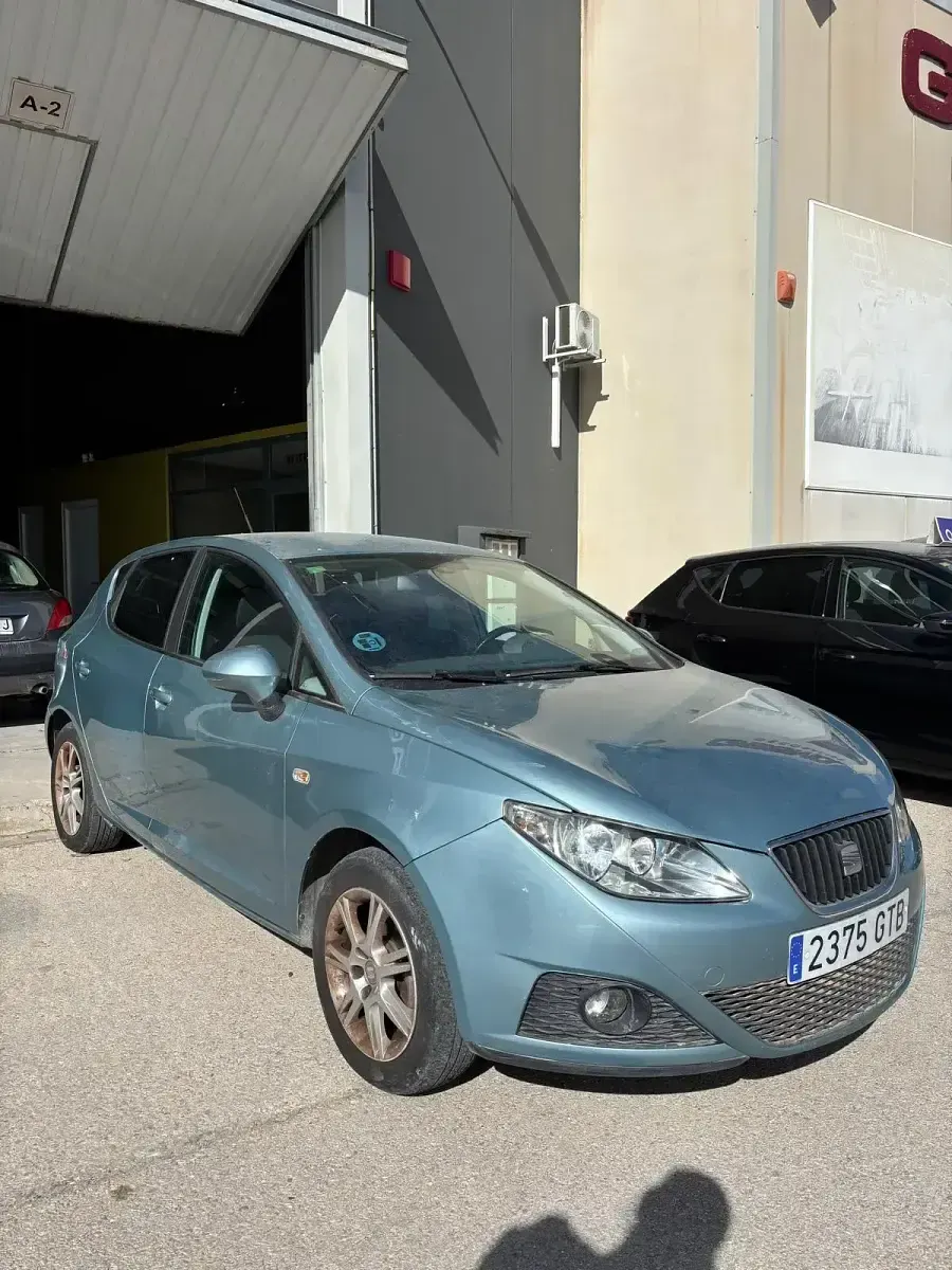 Usado Seat Ibiza Style 105 CV (77 kW) 2010 Azul Berlina