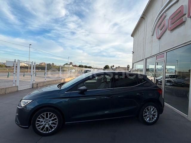 Usado Seat Ibiza XCELLENCE 115 CV (84 kW) 2025 Gris / plata Berlina