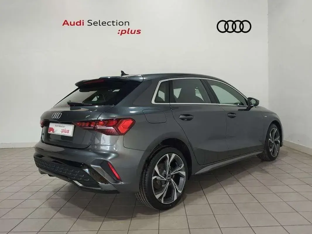 Usado Audi A3 Sportback e-tron S-Line 204 CV (150 kW) 2025 Gris Utilitario