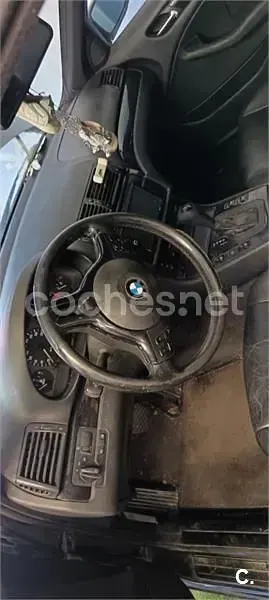 Usado BMW 320 136 CV (100 kW) 2000 Negro Familiar