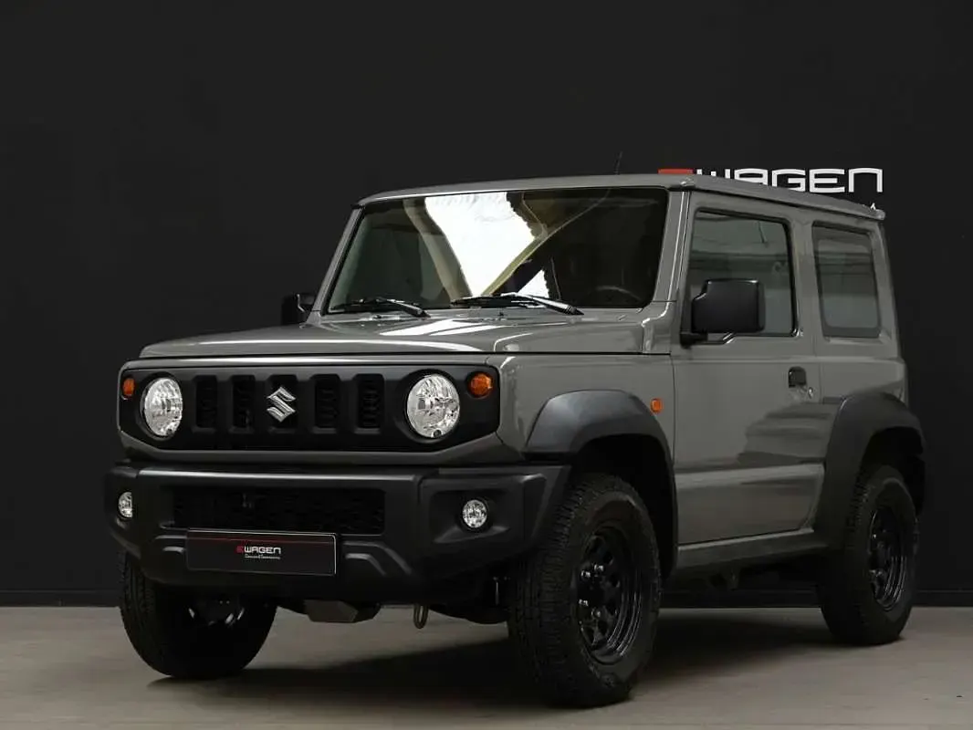 Usado Suzuki Jimny 102 CV (75 kW) 2019 Gris SUV