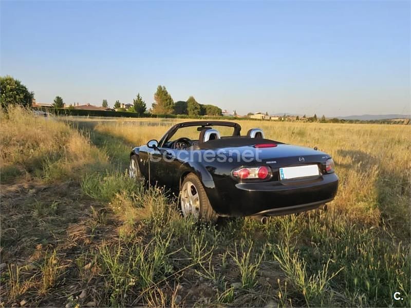 Usado Mazda MX5 Active 126 CV (92 kW) 2008 Negro Descapotable