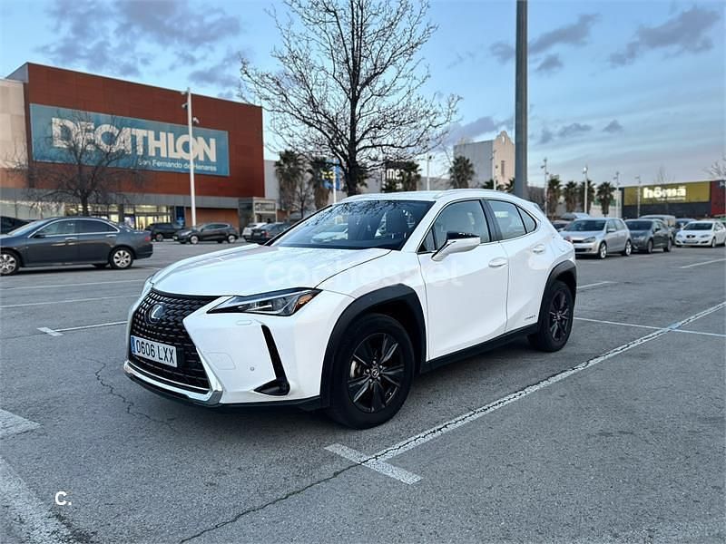 Usado Lexus UX Business Edition 184 CV (135 kW) 2022 Blanco SUV