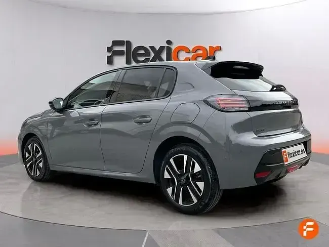 Usado Peugeot 208 Allure 100 CV (73 kW) 2025 Gris Utilitario
