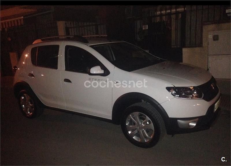 Blanco Usado 2014 Dacia Sandero Stepway Utilitario | 5000 € (Buen precio) - Imagen 1/4