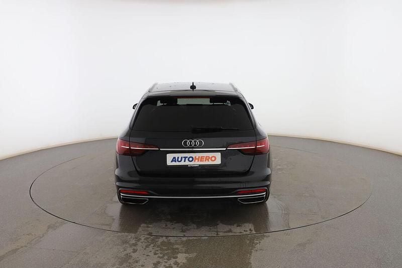 Usado Audi A4 Advanced 163 CV (119 kW) 2022 Negro Familiar