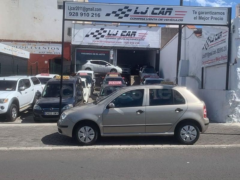 Usado Skoda Fabia 64 CV (47 kW) 2006 Beige Berlina