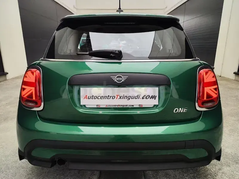 Usado Mini ONE 102 CV (75 kW) 2021 Verde Utilitario
