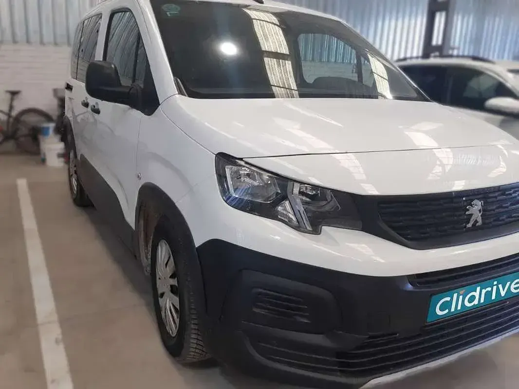 Usado Peugeot Rifter Access 99 CV (72 kW) 2020 Blanco Monovolumen