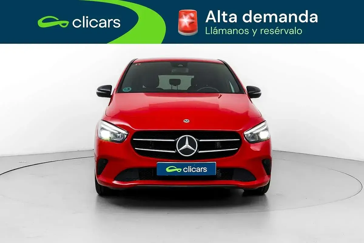 Usado Mercedes B180 116 CV (85 kW) 2019 Rojo Utilitario