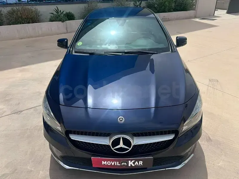 Usado Mercedes CLA200 Shooting Brake 136 CV (100 kW) 2017 Azul Familiar