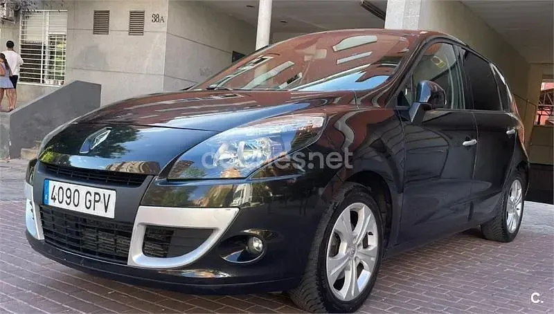 Usado Renault Scénic III Authentique 110 CV (80 kW) 2010 Negro Monovolumen