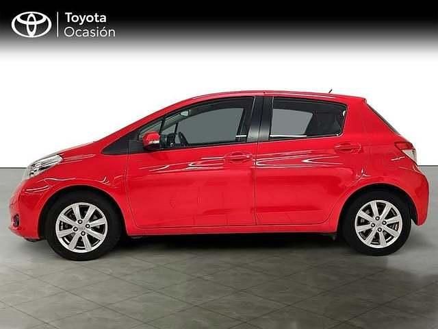 Usado Toyota Yaris Active 69 CV (50 kW) 2012 Rojo Utilitario