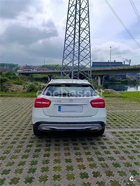 Usado Mercedes GLA200 Style 136 CV (100 kW) 2014 Blanco SUV