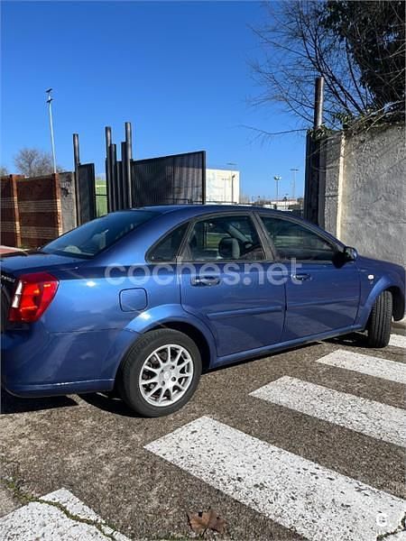 Usado Chevrolet Nubira SX 109 CV (80 kW) 2006 Azul Berlina