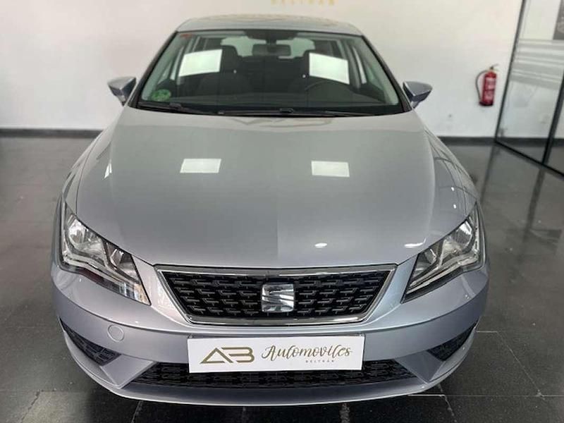 Usado Seat Leon Reference 116 CV (85 kW) 2019 Gris Utilitario