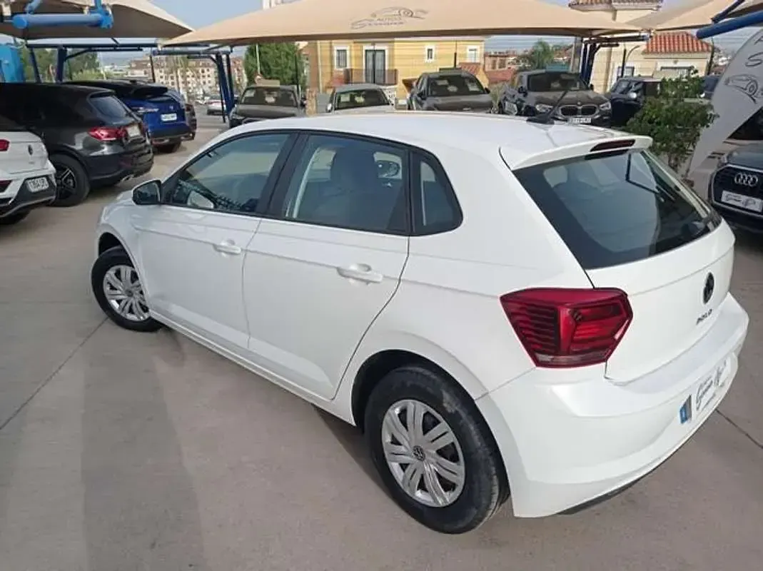 Usado VW Polo Edition 80 CV (58 kW) 2021 Blanco Utilitario