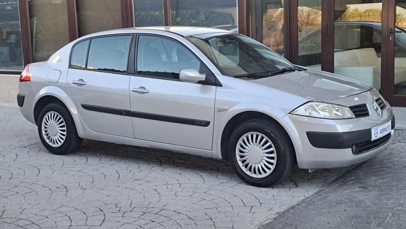 Usado Renault Mégane II Expression 101 CV (74 kW) 2005 Gris Berlina