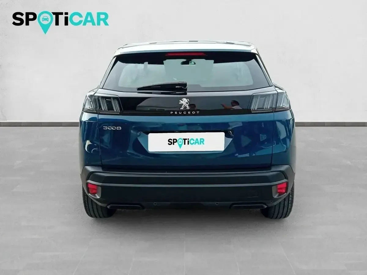 Usado Peugeot 3008 Active 130 CV (95 kW) 2022 Verde SUV