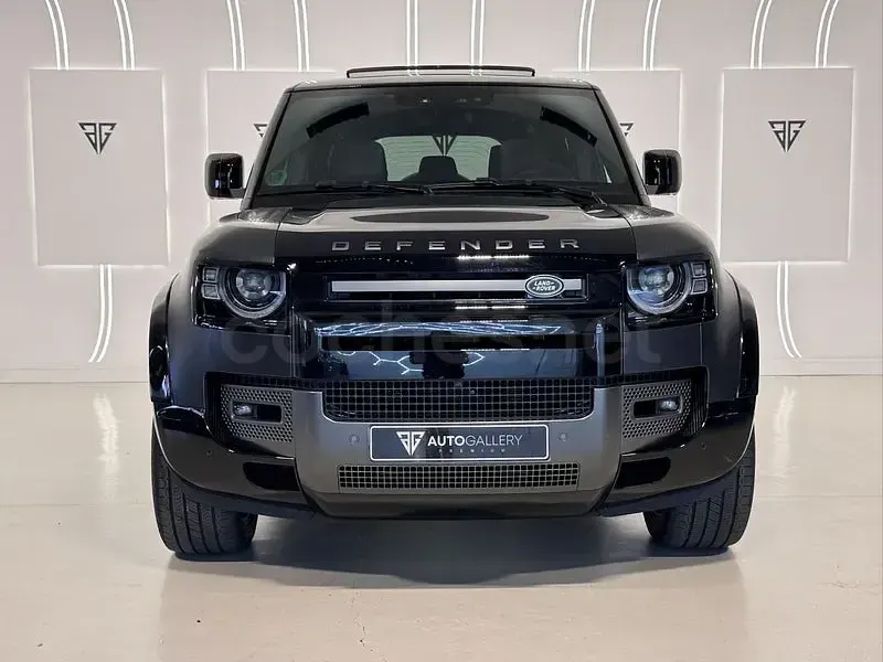 Usado Land Rover Defender Carpathian Edition 525 CV (386 kW) 2023 Gris / plata SUV