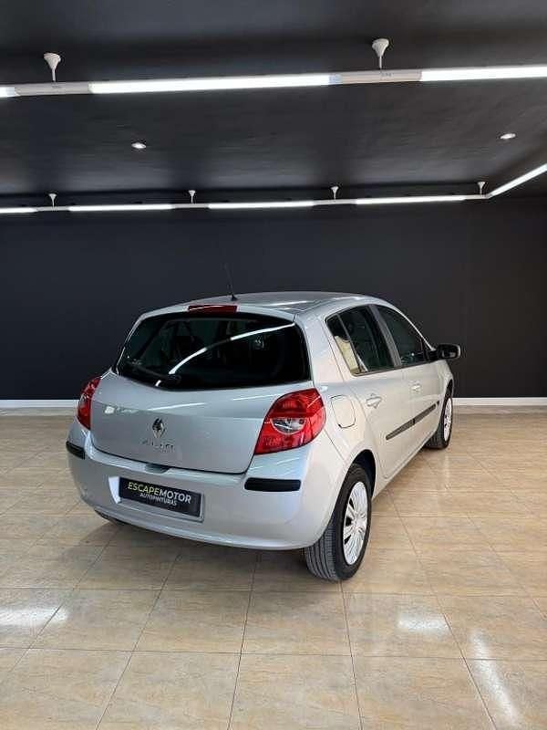 Usado Renault Clio II Campus 75 CV (55 kW) 2008 Gris Utilitario