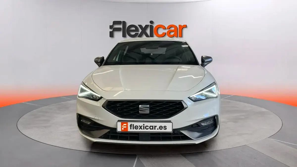 Usado Seat Leon Style 116 CV (85 kW) 2024 Blanco Utilitario
