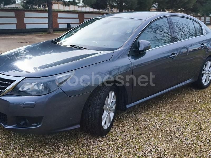 Usado Renault Latitude Expression 150 CV (110 kW) 2011 Gris / plata Berlina