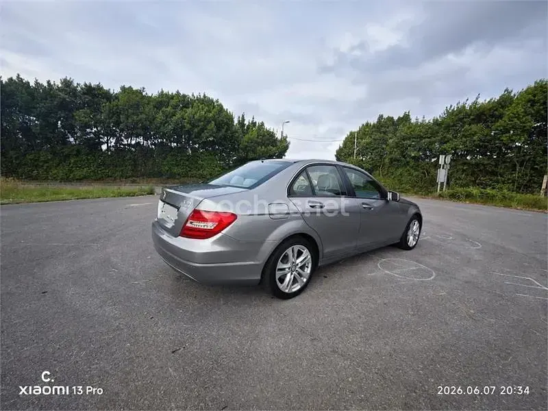 Usado Mercedes C200 Elegance 136 CV (100 kW) 2011 Gris / plata Berlina