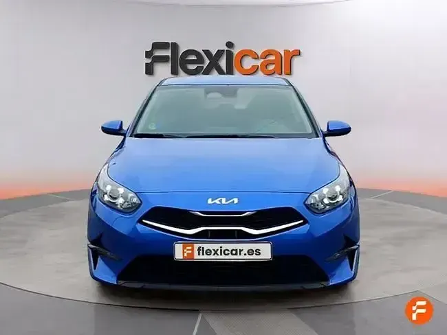 Usado Kia Ceed 100 CV (73 kW) 2024 Azul Utilitario