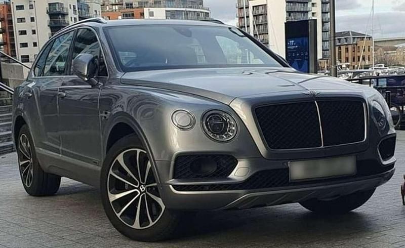 Usado Bentley Bentayga 608 CV (447 kW) 2018 Gris SUV